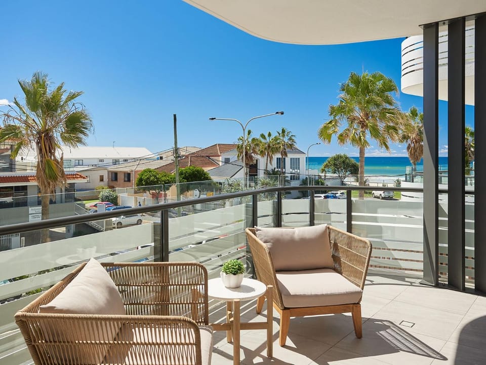 Village 305 Apartment in Palm Beach