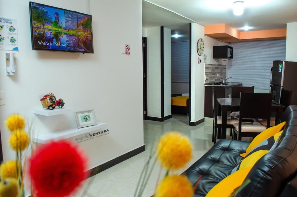 Communal lounge/ TV room, TV and multimedia, Living room, Seating area, Evening entertainment