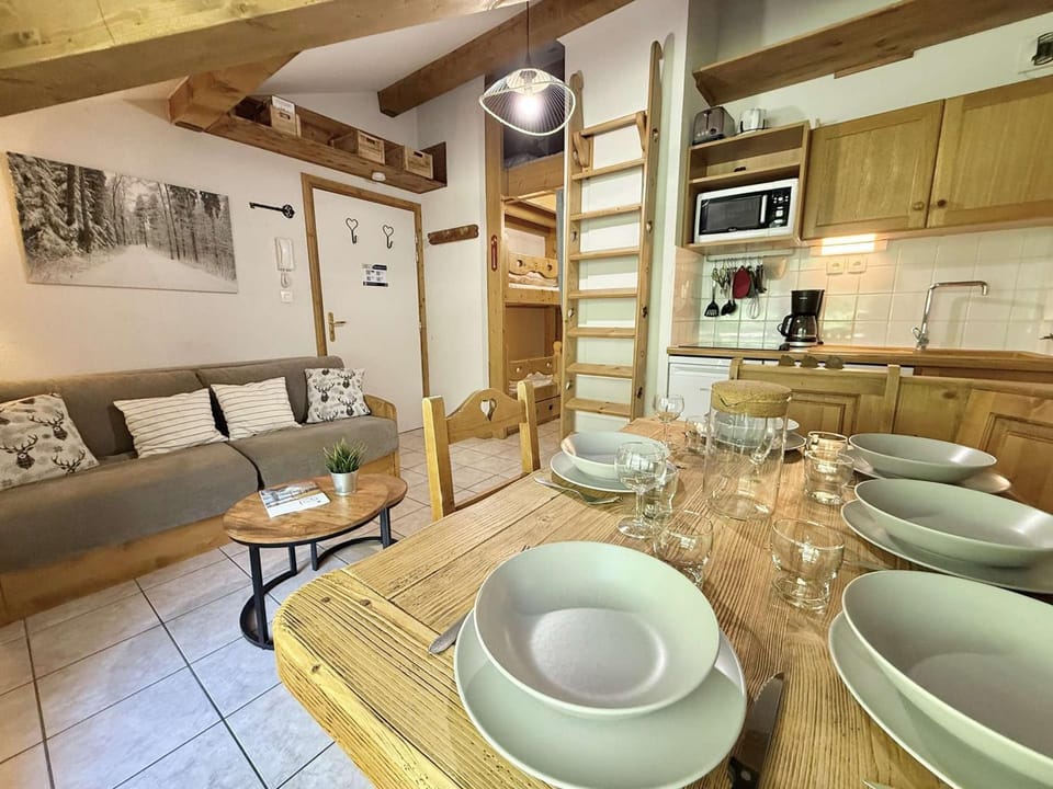 Studio Cabine Mezzanine à Praz-Sur-Arly, proche pistes et lac, parking, balcon, 6 pers. - FR-1-603-105 Cabin in Megève