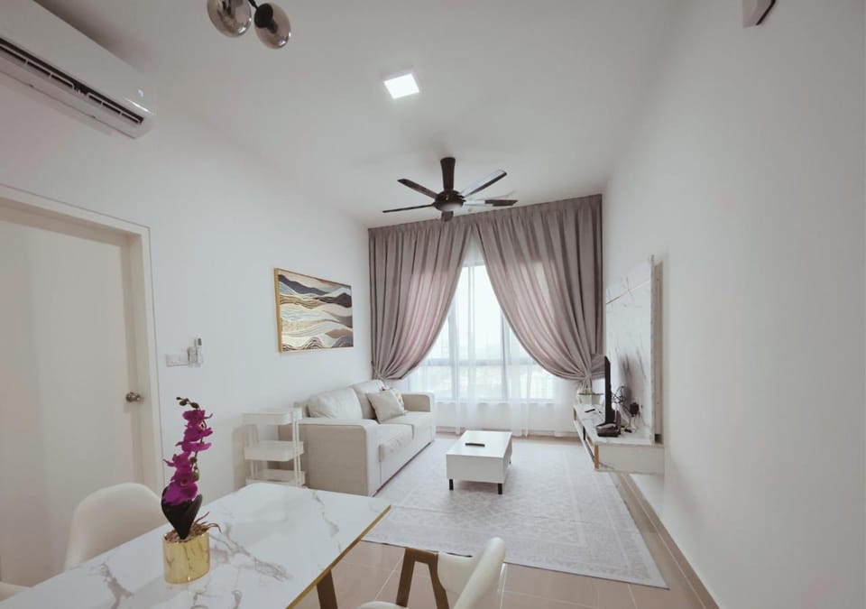 TV and multimedia, Living room, Photo of the whole room, Seating area, Dining area, air conditioner