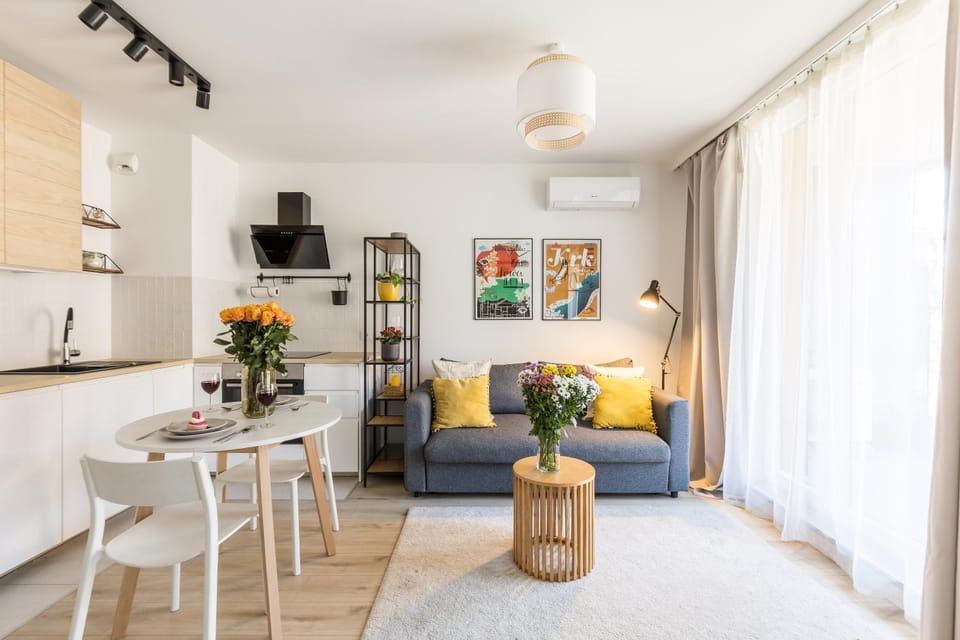 TV and multimedia, Kitchen or kitchenette, Living room, Seating area, Dining area, oven