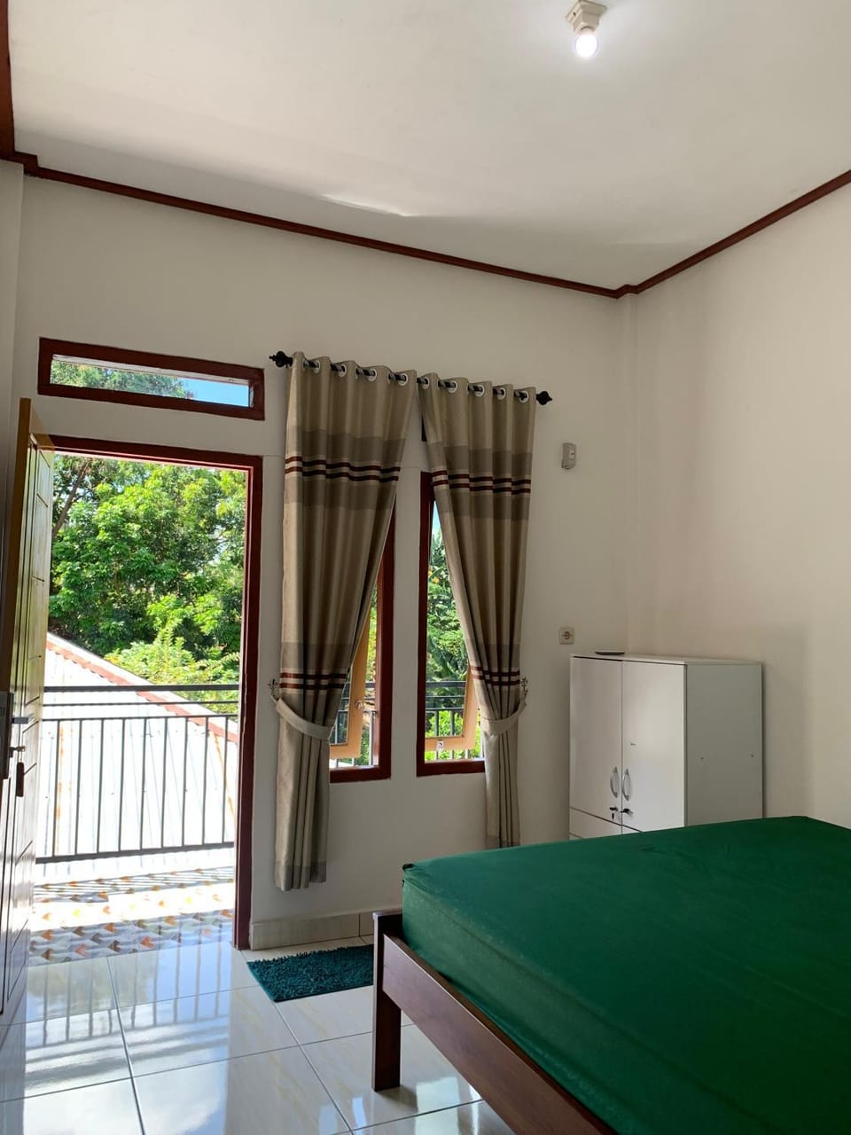 Bertus GuestHouse Bed and Breakfast in Indonesia