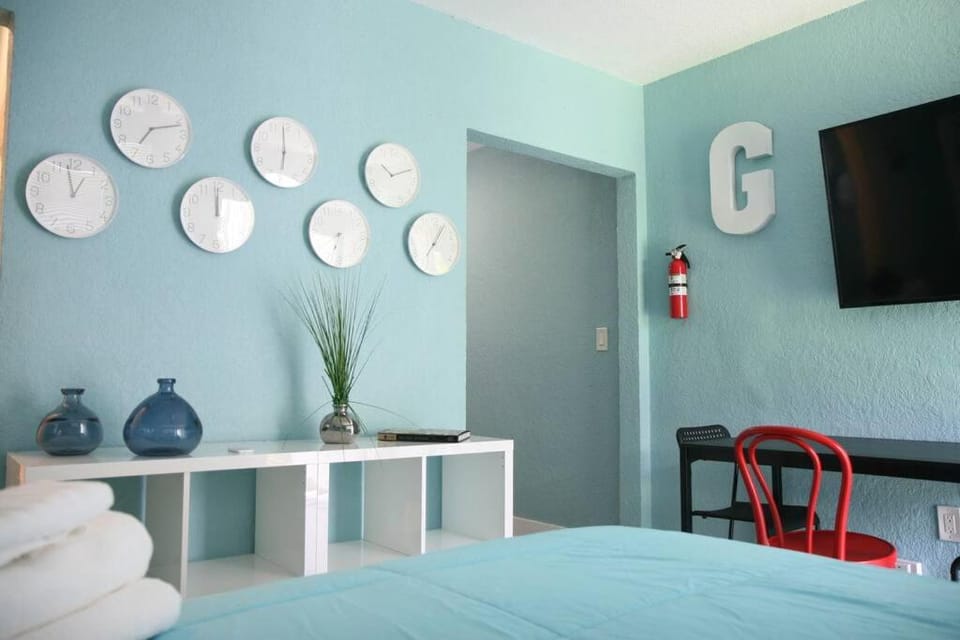 B03 Location! Studio close 2 Beach & Design District Apartment in Miami