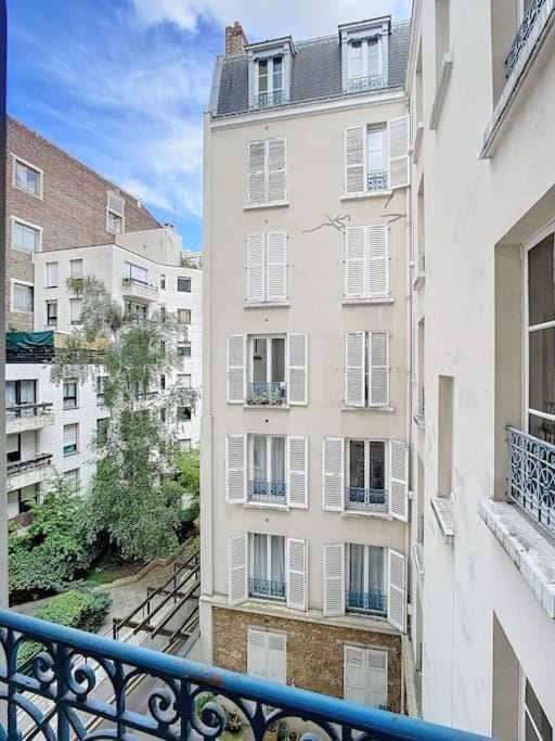 Property building, View (from property/room)