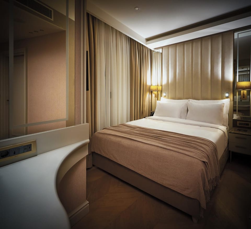Bed, Bedroom