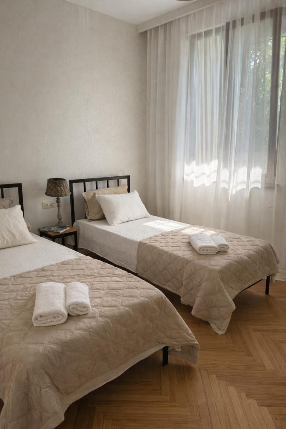 Shower, Bed, Bird's eye view, View (from property/room), View (from property/room), Photo of the whole room, Bedroom, Garden view, Garden view, Street view, Street view, Quiet street view, towels