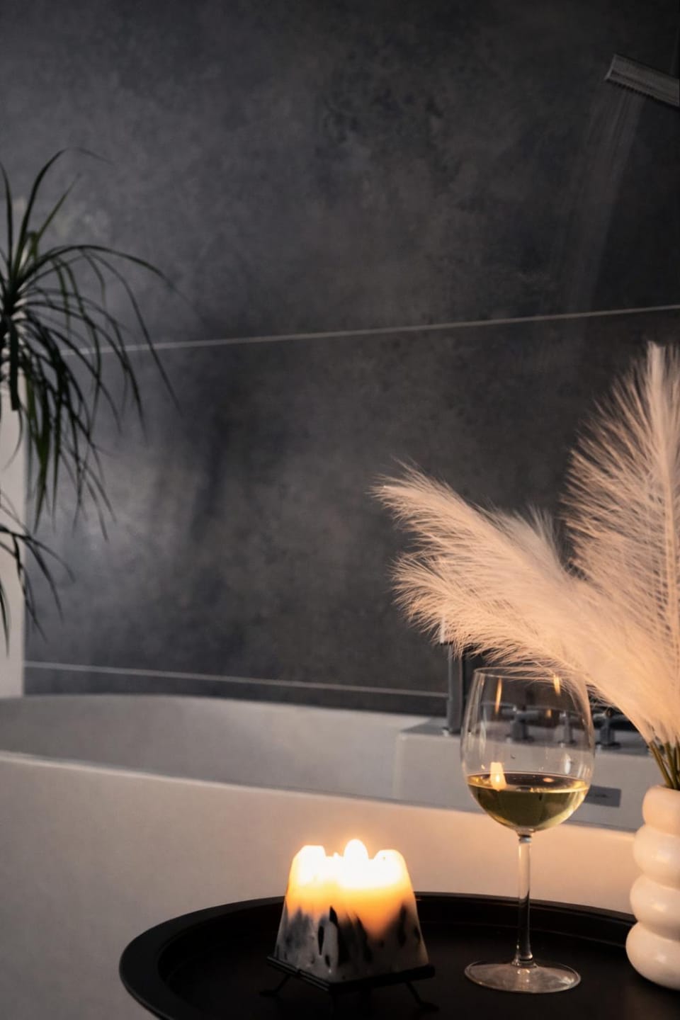 Night, Hot Tub, Bathroom, Food and drinks, Drinks, Alcoholic drinks, Public Bath, Bath