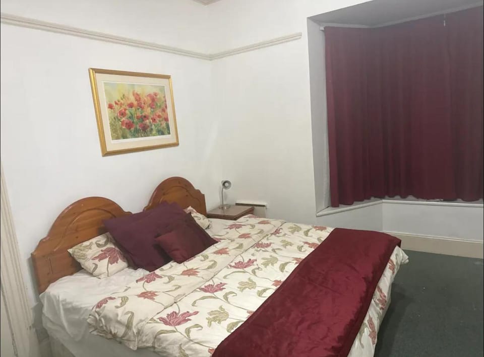 The Bliss 3 Home stay, En-suite, Self check in with smart lock, Non Smoking Home in and out, Zero tolerance for noise after 11pm Vacation rental in Southampton