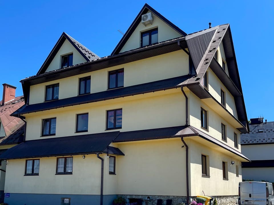 Property building, Day