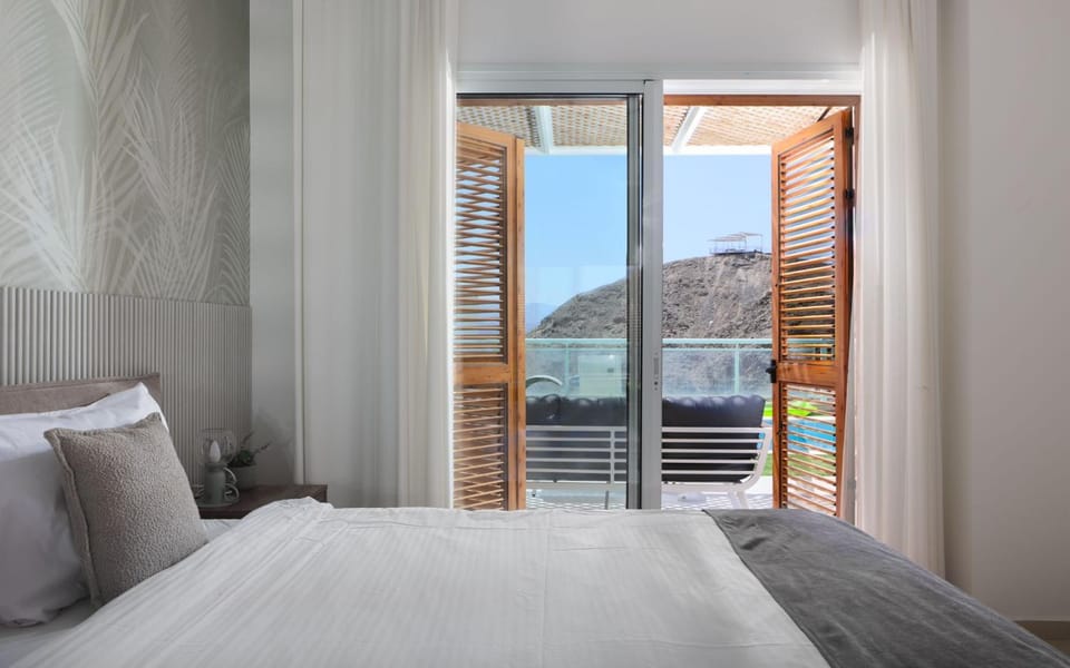 Natural landscape, Bedroom, Mountain view