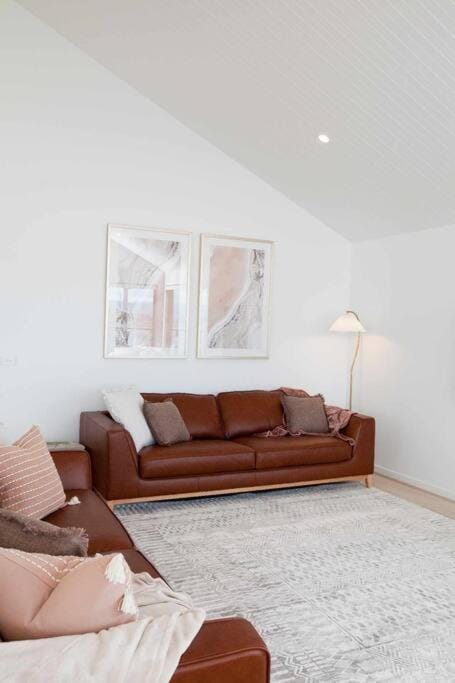 Bruny Island Sunset Retreat House in South Bruny