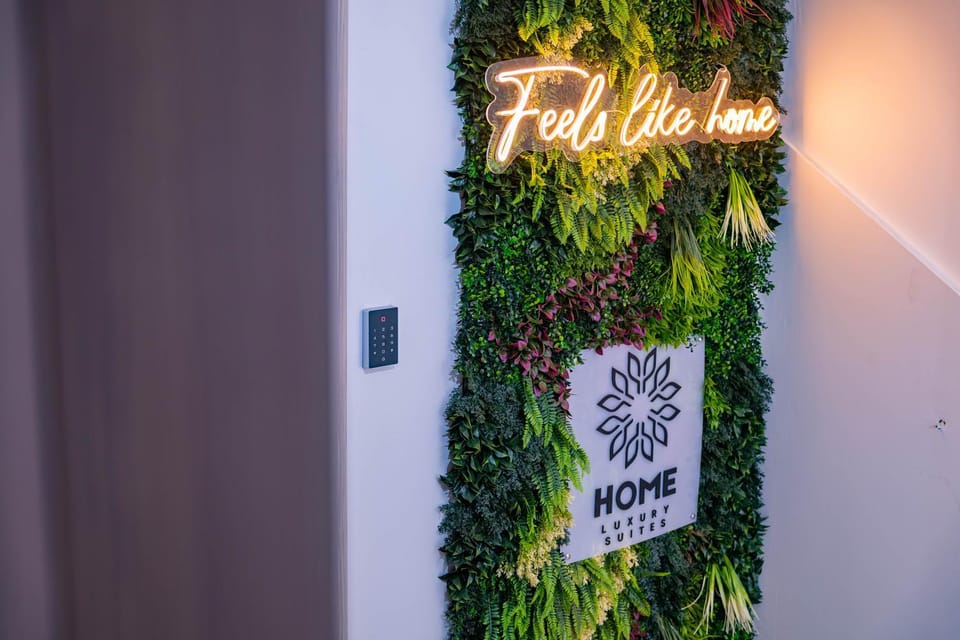 Property logo or sign, Logo/Certificate/Sign, Text overlay