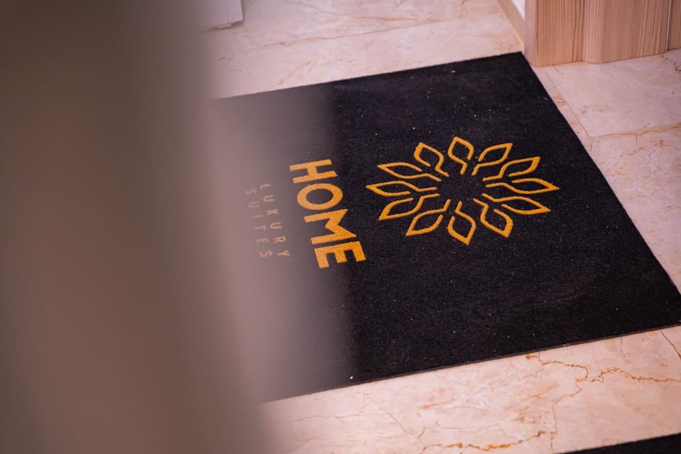 Property logo or sign, Logo/Certificate/Sign, Text overlay