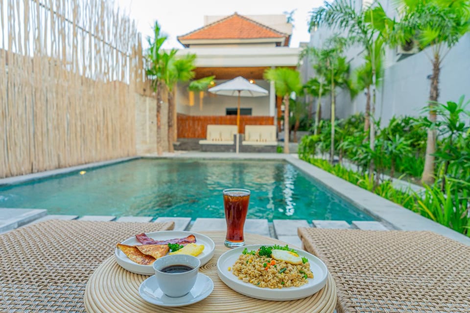 Food, Pool view, Breakfast