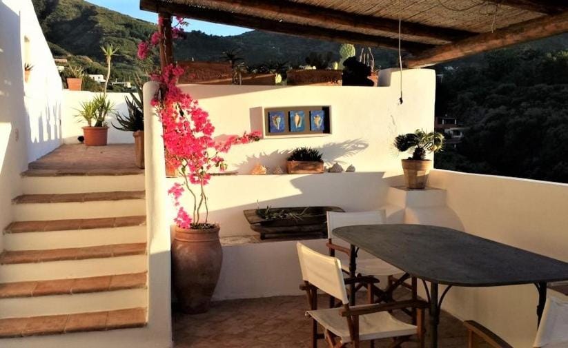 Casa Pomelia - in centro a Malfa Apartment in Sicily