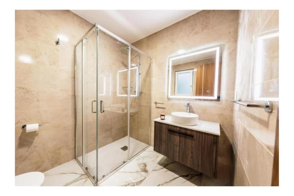 Corner Spacious 2BR Apartment - by HostMT Apartment in Saint Paul's Bay