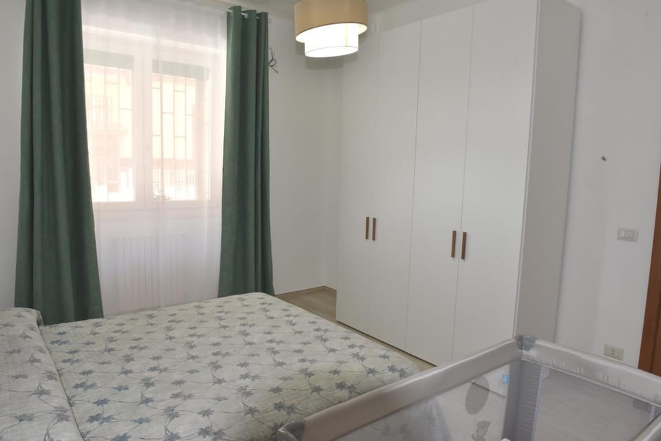 Bedroom, wardrobe