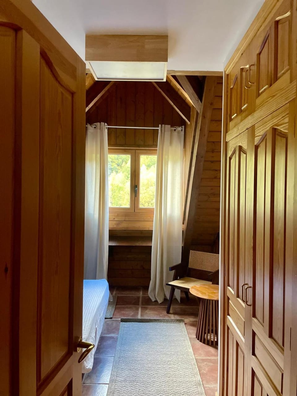 Other, Photo of the whole room
