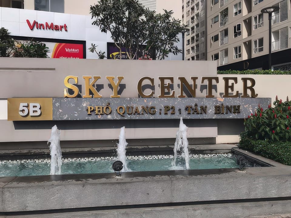 Day, Text overlay, Street view