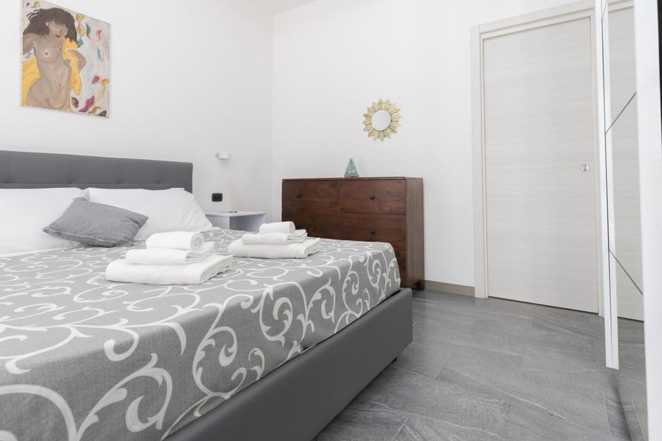 Bed, Photo of the whole room, Bedroom, towels, wardrobe
