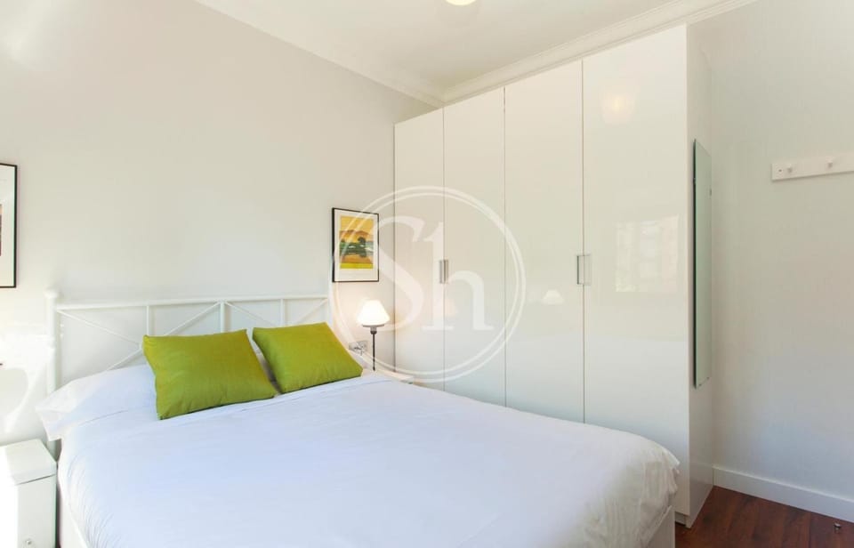 Bed, Photo of the whole room, Bedroom, wardrobe