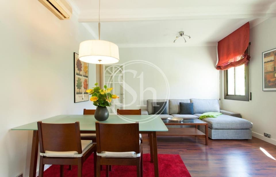Seating area, Dining area, air conditioner