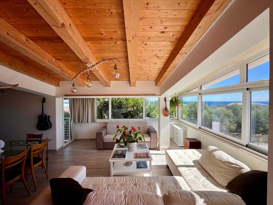 View (from property/room), Balcony/Terrace, Balcony/Terrace, Living room, Seating area