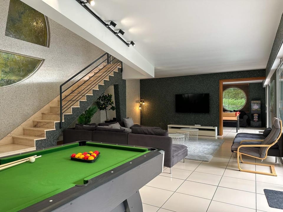 Villa avec piscine, Cinéma, terrain privé Villa in Île-de-France