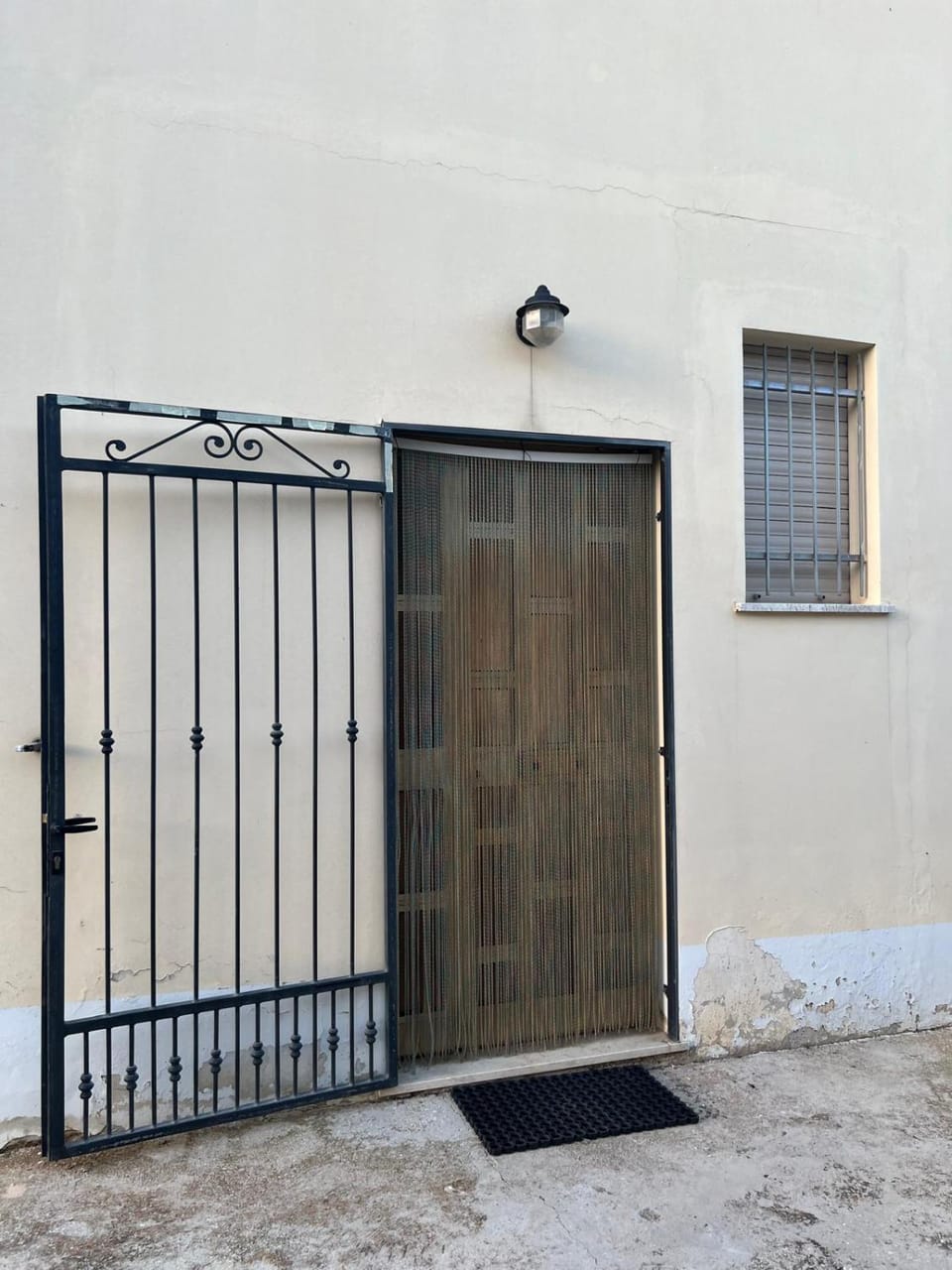 Facade/entrance, View (from property/room)