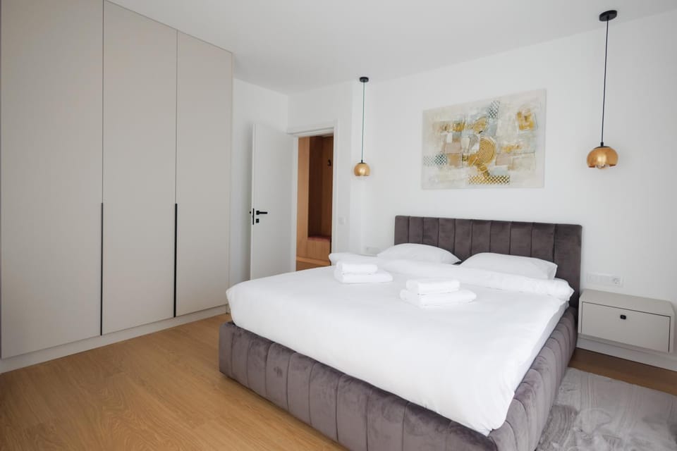 Bed, Photo of the whole room, Bedroom, towels, wardrobe