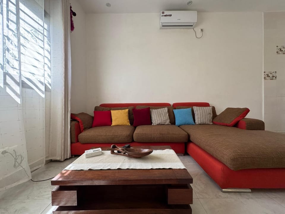 Living room, Seating area, air conditioner