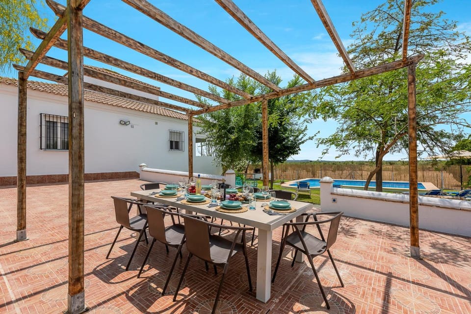 Property building, Balcony/Terrace, Living room
