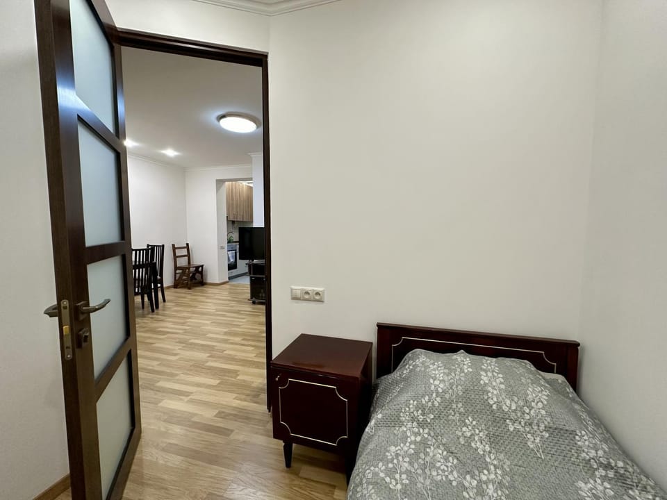 Bed, Living room, Photo of the whole room, Bedroom