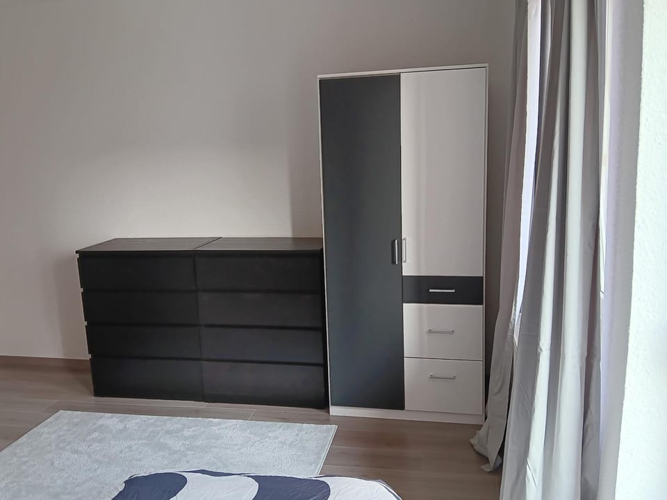 Crew Quartier ALL-INCLUSIVE Serviced Apartments Ideal für Monteure 3 Schlafzimmer Apartment mit Küche, Bad, Waschmaschine, Flat TV, Wifi in Merseburg Leuna Apartment in Thuringia, Germany