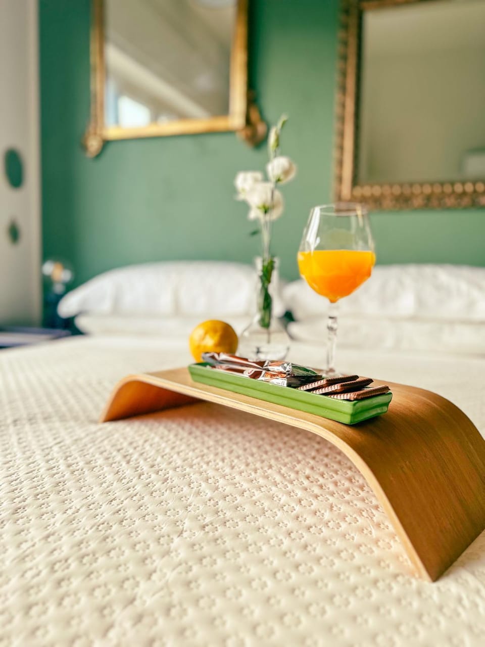 Bed, Food and drinks, Bedroom