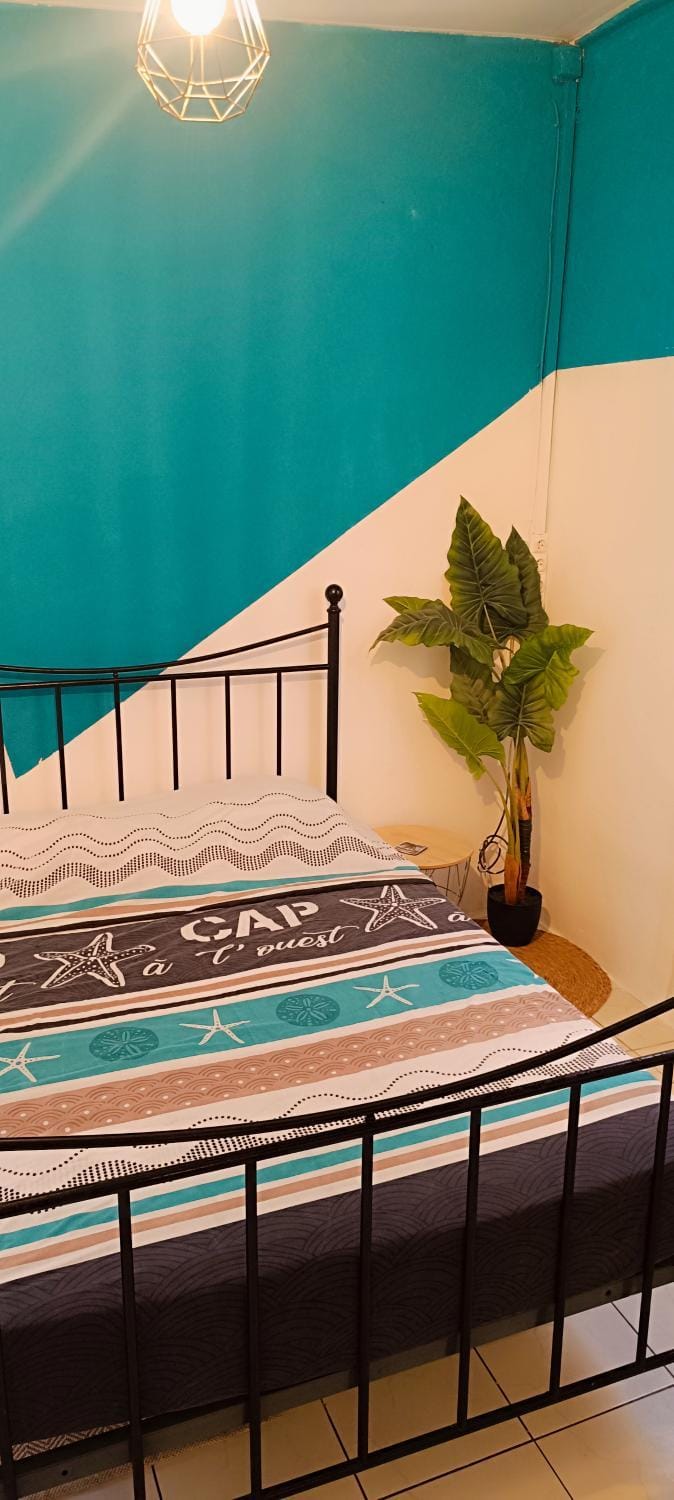 L'escale Foyalaise - wifi, clim, jardin créole, parking privatif House in Fort-de-France