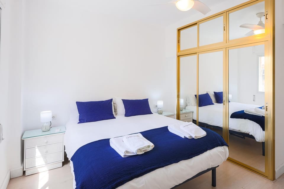 Bed, Photo of the whole room, Bedroom, towels, wardrobe