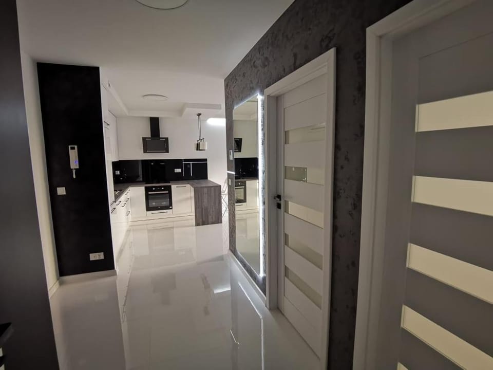 Kitchen or kitchenette, Lobby or reception