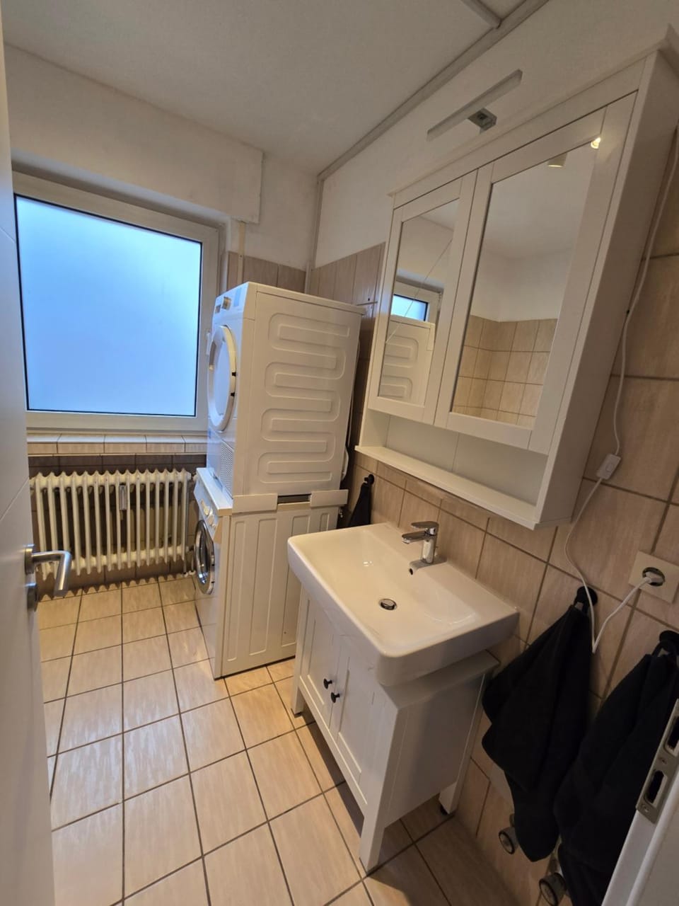 Bathroom, towels