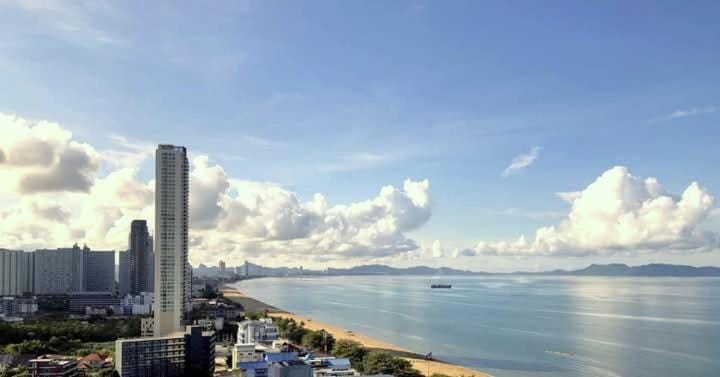 Nearby landmark, Day, Natural landscape, Balcony/Terrace, Beach, City view, Sea view