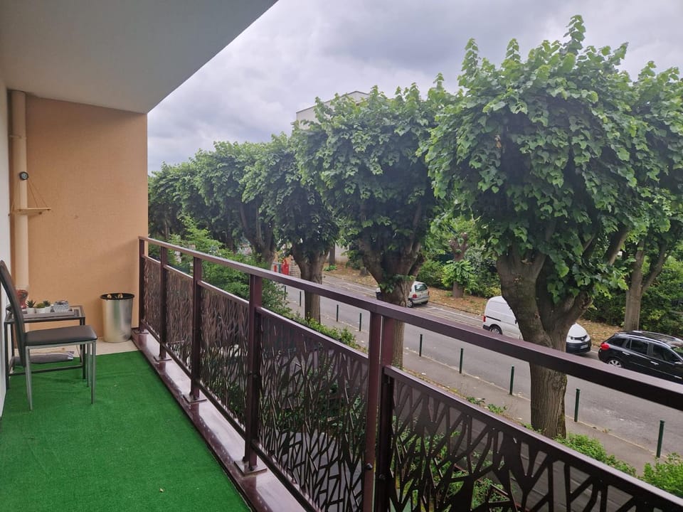Appartement familial Apartment in Drancy