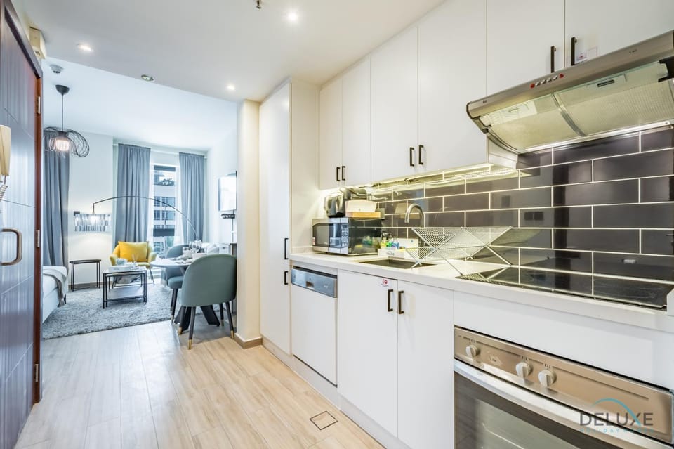Kitchen or kitchenette, Dining area, dishwasher, oven, stove