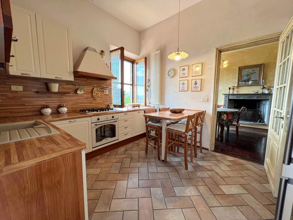 Kitchen or kitchenette, Dining area, dishwasher, oven, stove