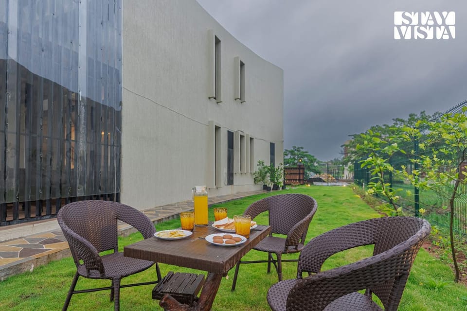 Garden, Seating area