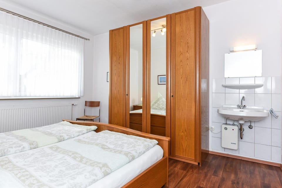 Bed, Bedroom, wardrobe