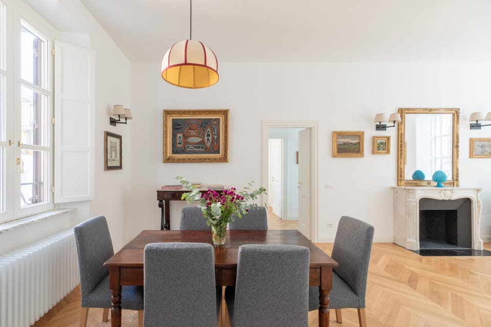 Living room, Dining area