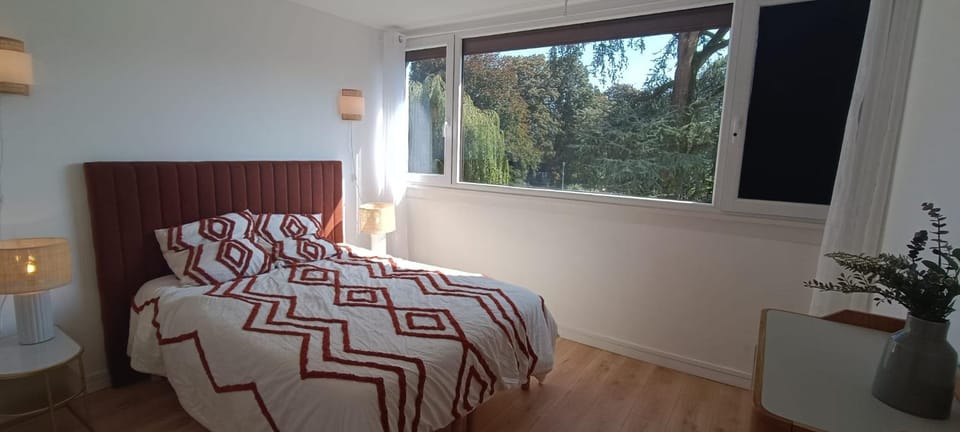 Bed, Photo of the whole room, Bedroom