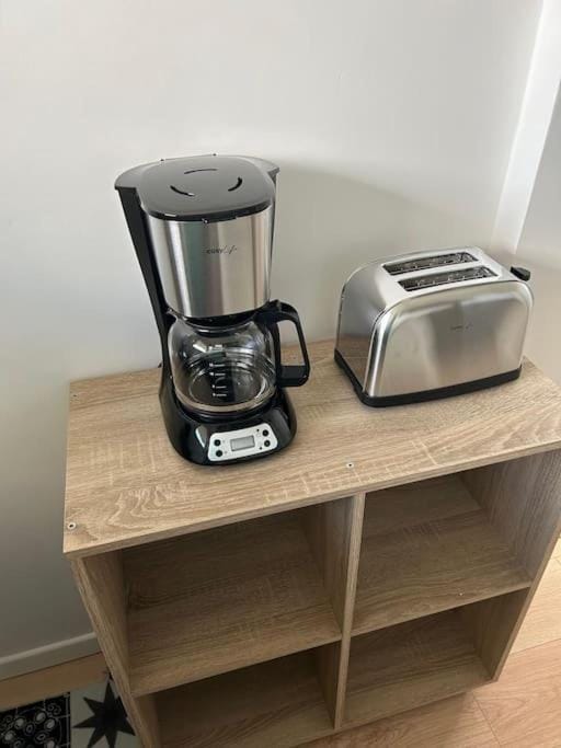 Coffee/tea facilities, toaster