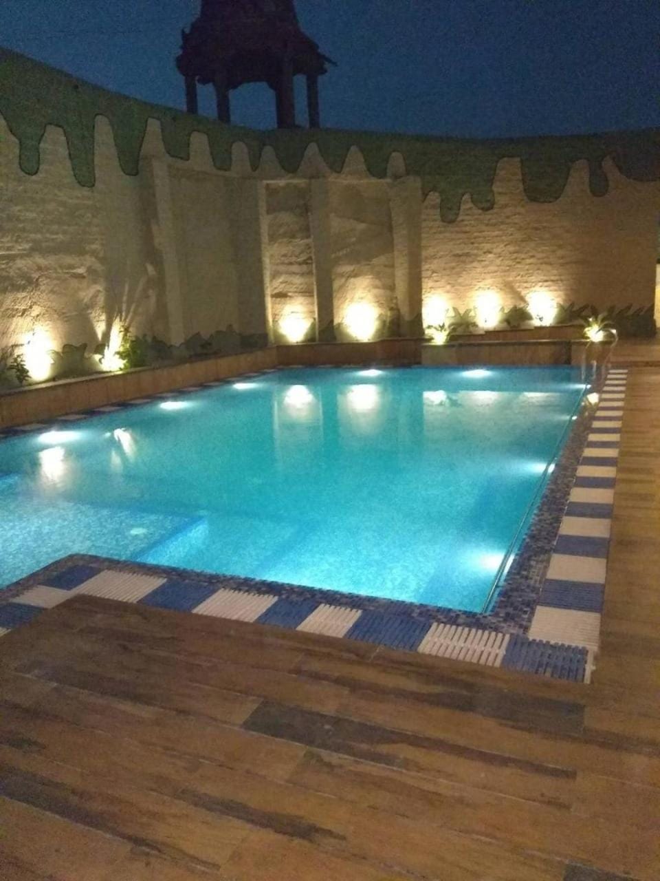 Swimming pool, Swimming pool