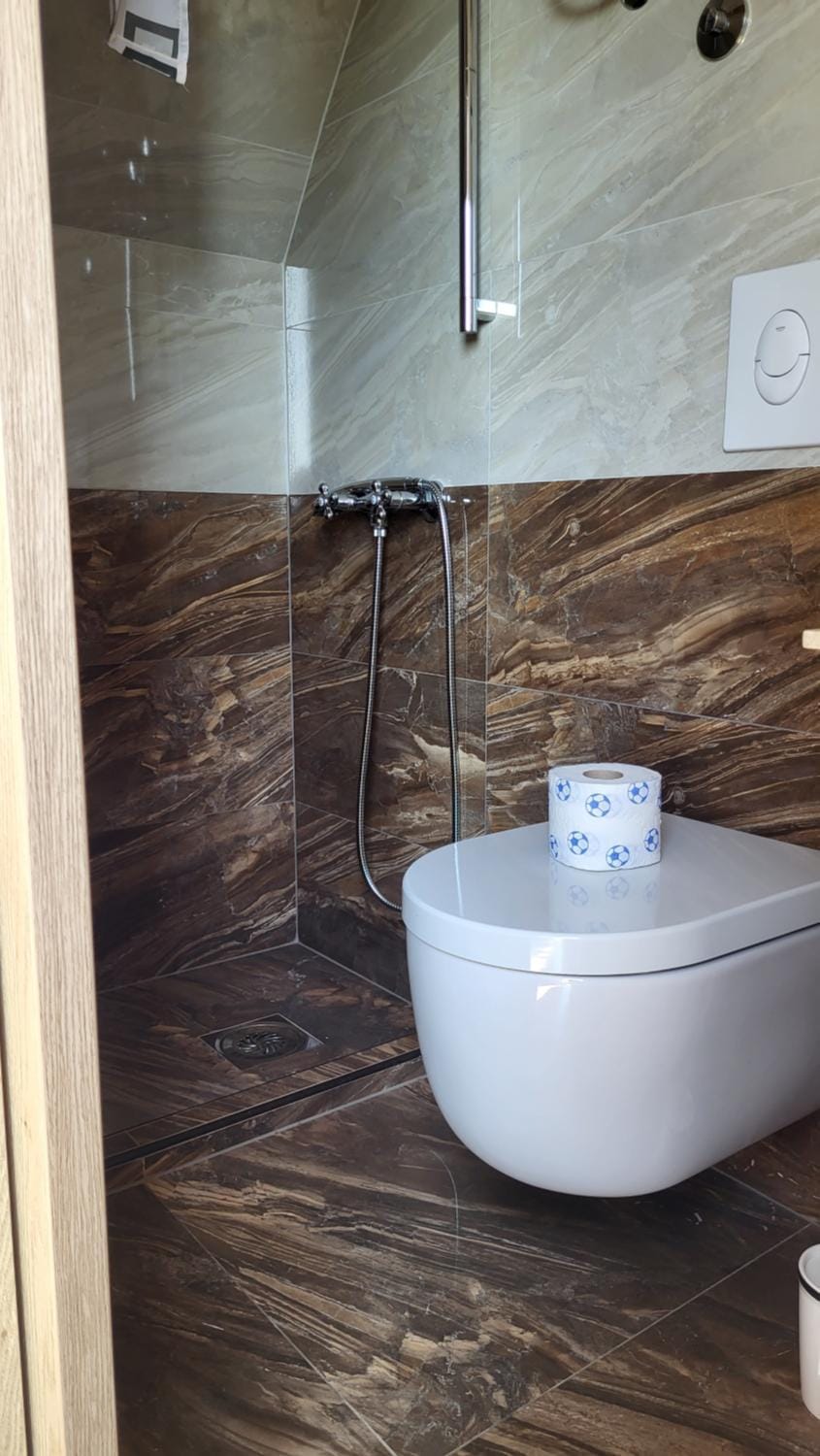 Glamping Na Vrhu House in Slovenia